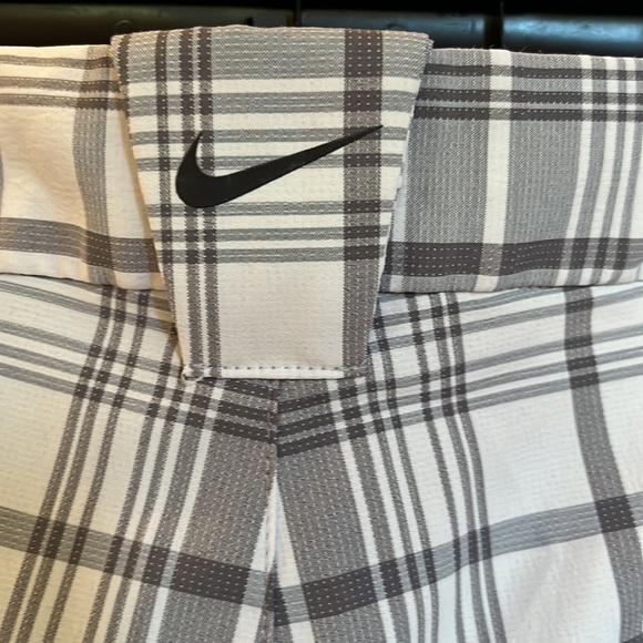 Excellent condition men’s Nike dri-fit golf shorts 38 - Picture 3 of 4